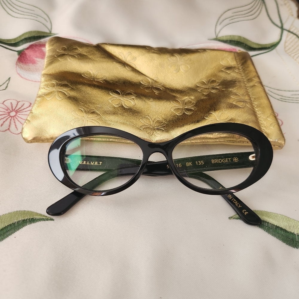 Velvet eyeglasses & case